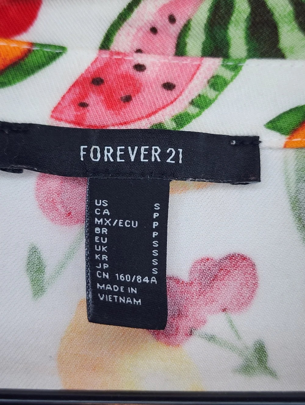 Forever 21 White Fruit Print Button-Down Collared Crop Top Size Small - Picture 4 of 4